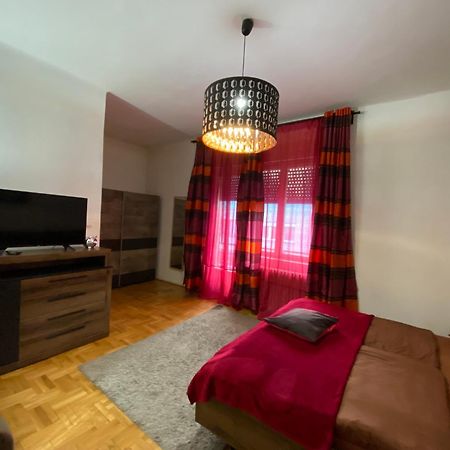 Apartment And Rooms Heart Of The City Budapest Exterior photo